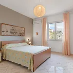 Villa In Marlory